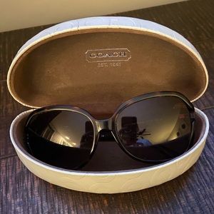 Excellent used condition C O A C H sunglasses 😎
